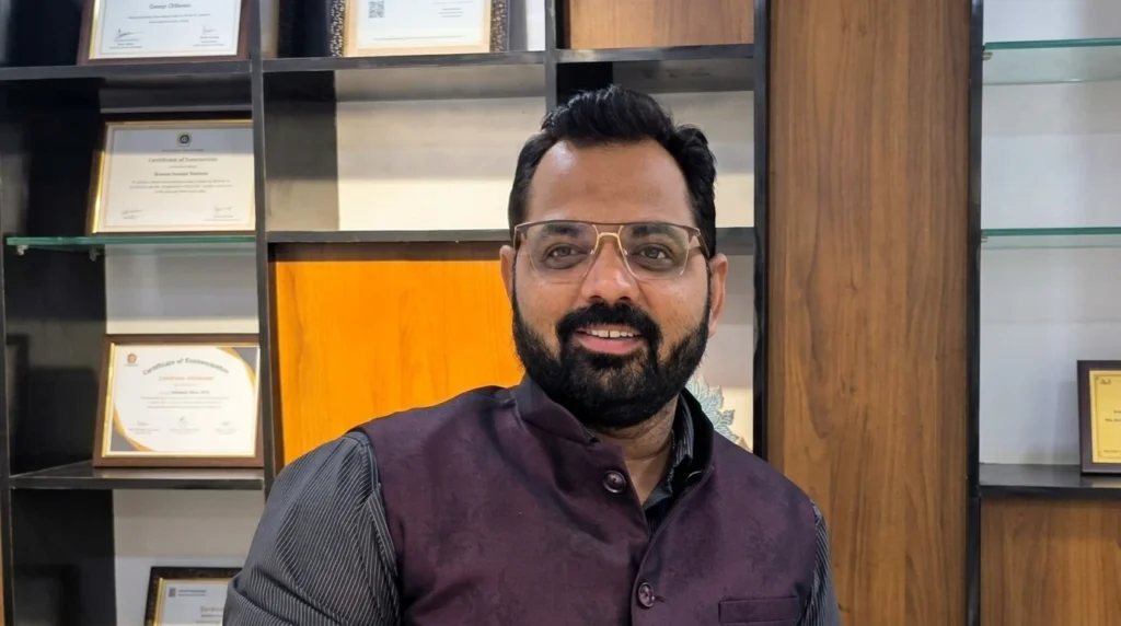 Executive Committee Member of Varanasi Tourism Guild, Gajanan Joshi