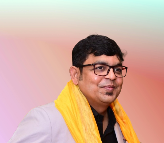 Sushil Kumar Tiwari, Hotel India Benares