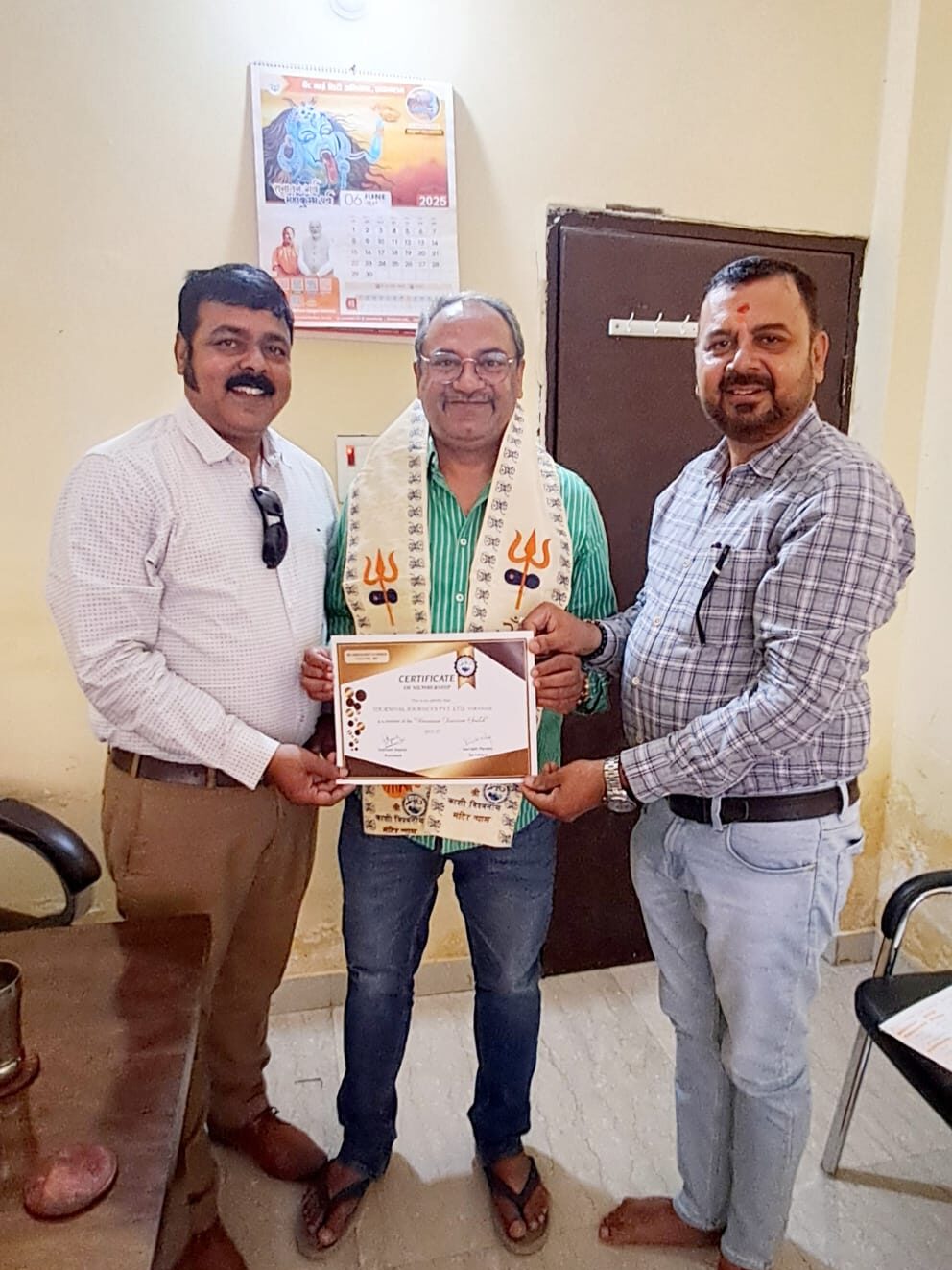 Certificate Distribution of Members of Varanasi Tourism Guild at the door
