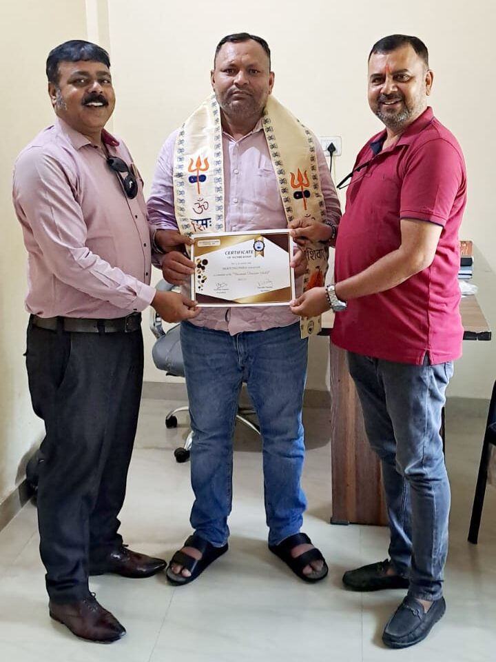 Certificate Distribution of Members of Varanasi Tourism Guild at the door