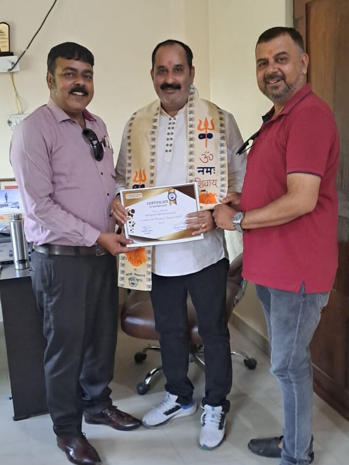 Certificate Distribution of Members of Varanasi Tourism Guild at the door